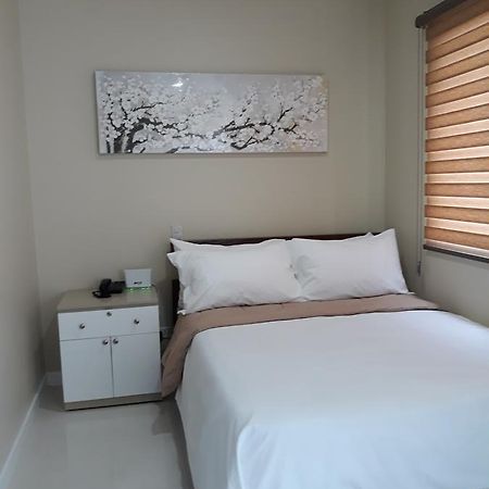 Yulz 516 At Cityscape Bacolod Buitenkant foto